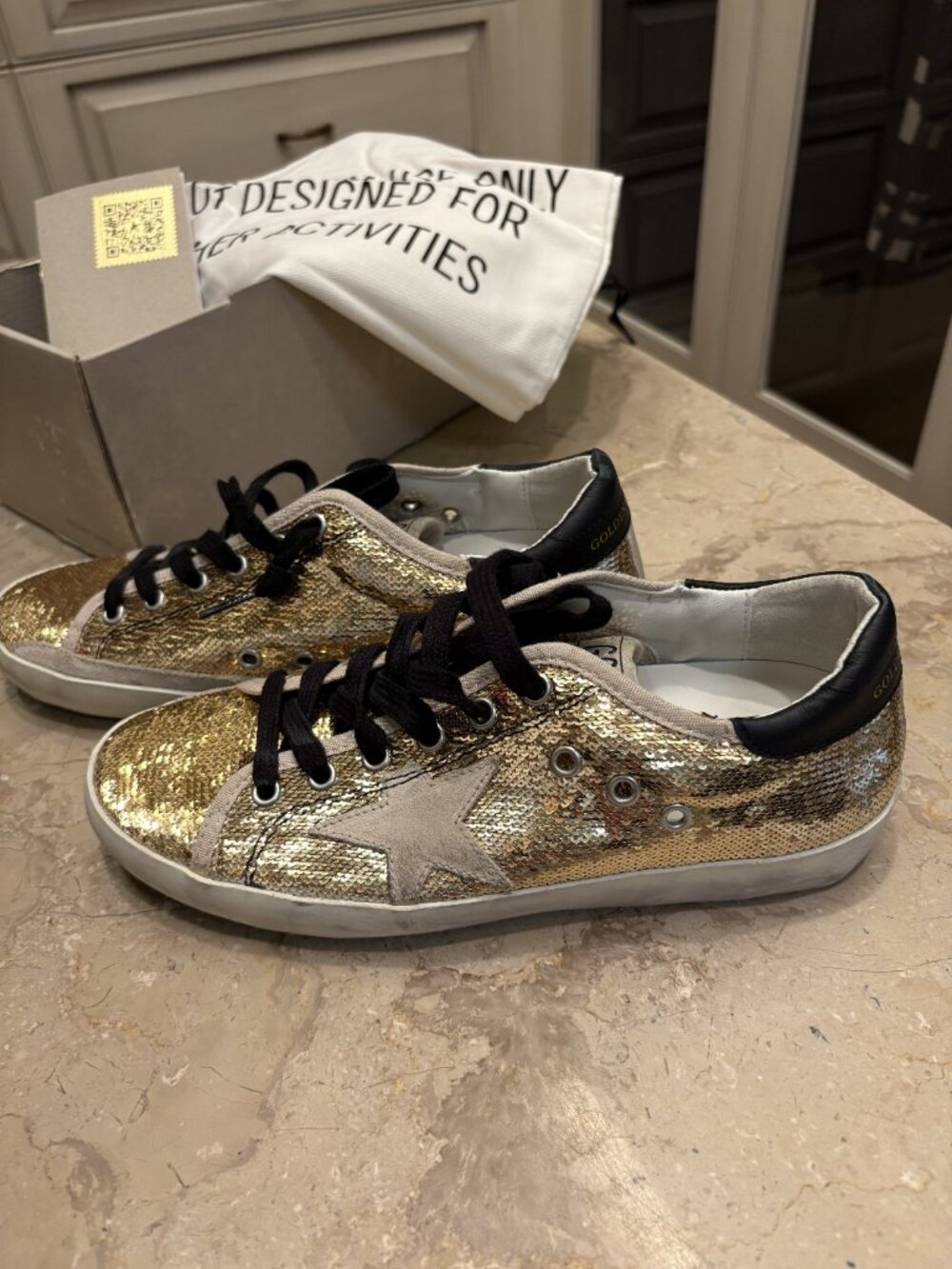 GOLDEN GOOSE SUPERSTAR METALLIC SEQUIN SNEAKERS - Size 9B/39EU-Gold/Black/Beige - Picture 2 of 7